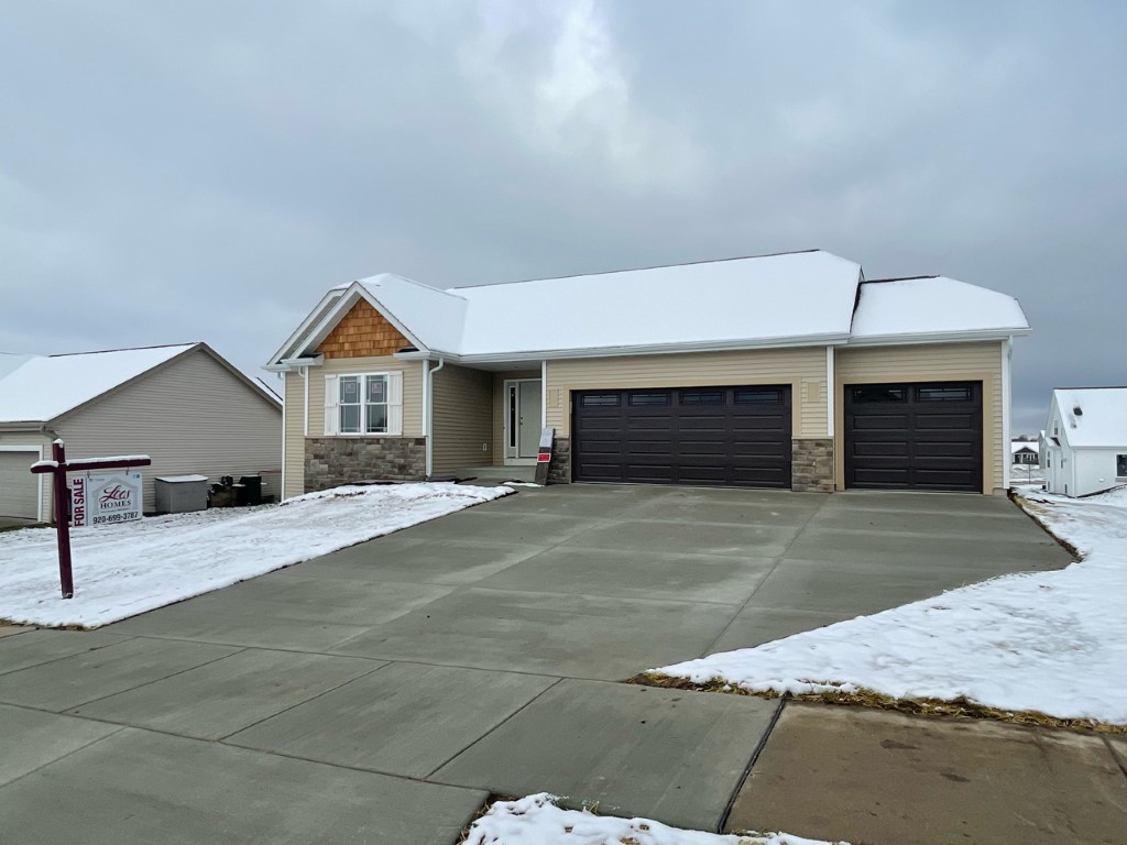 428 Champlain Dr, Morse Farms Highlands, Johnson Creek, Wisconsin, United States 53038, 3 Bedrooms Bedrooms, ,2 BathroomsBathrooms,Home,Sold,Champlain Dr,1333