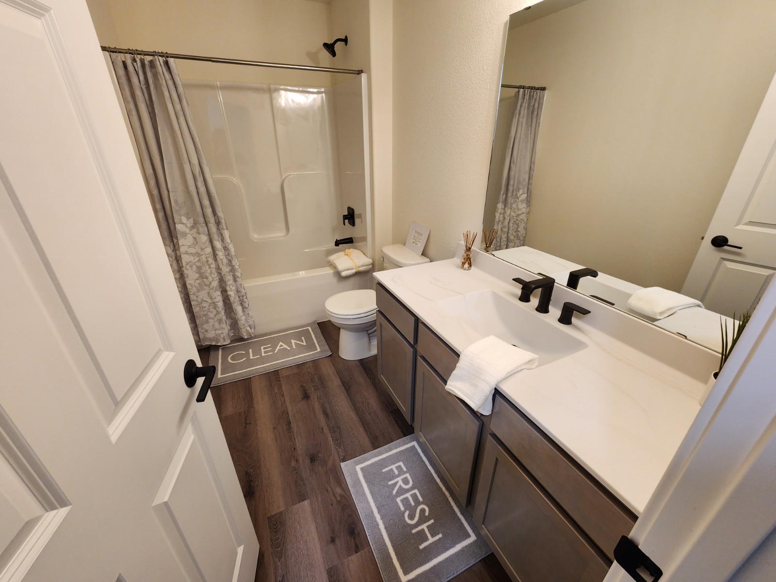 1737 Arthurs Pass, Morgan Station, Oconomowoc, Wisconsin, United States 53066, 3 Bedrooms Bedrooms, ,2 BathroomsBathrooms,Home,Sold,Arthurs Pass,1347