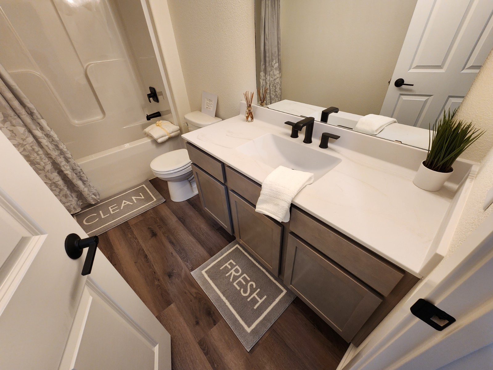 1737 Arthurs Pass, Morgan Station, Oconomowoc, Wisconsin, United States 53066, 3 Bedrooms Bedrooms, ,2 BathroomsBathrooms,Home,Sold,Arthurs Pass,1347