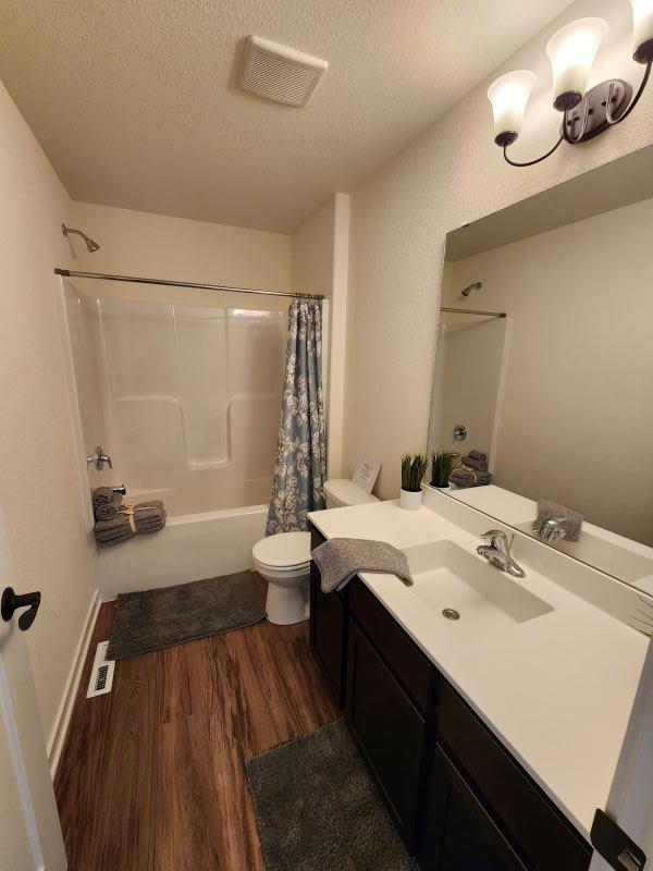 781 S. Dewey Ave., Conservancy Place, Jefferson, Wisconsin, United States 53549, 4 Bedrooms Bedrooms, ,2.5 BathroomsBathrooms,Home,Sold,S. Dewey Ave.,1351