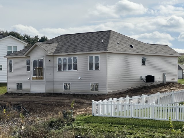 120 Tyranena Terrace, Tyranena Point, Lake Mills, Wisconsin, United States 53551, 3 Bedrooms Bedrooms, ,2 BathroomsBathrooms,Home,Sold,Tyranena Terrace,1358