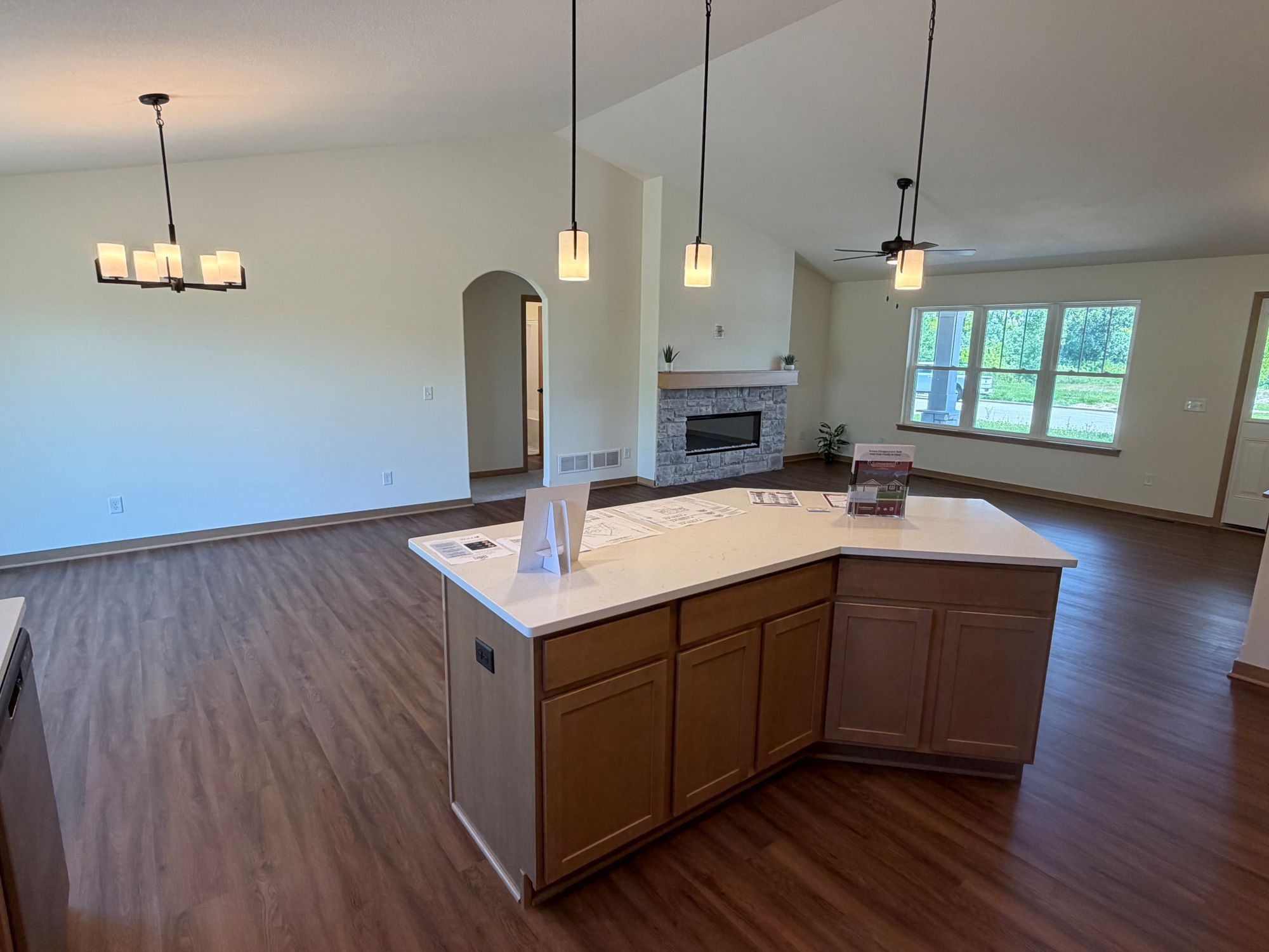 171 Savannah Parkway, Savannah Parkway, Deerfield, Wisconsin, United States 53531, 3 Bedrooms Bedrooms, 0 ,2 BathroomsBathrooms,Home,Accepted Offer,Savannah Parkway,0,1508